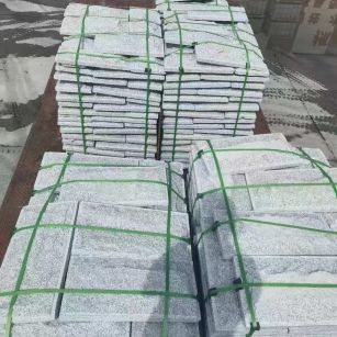 邢台 芝麻白蘑菇石装车出货