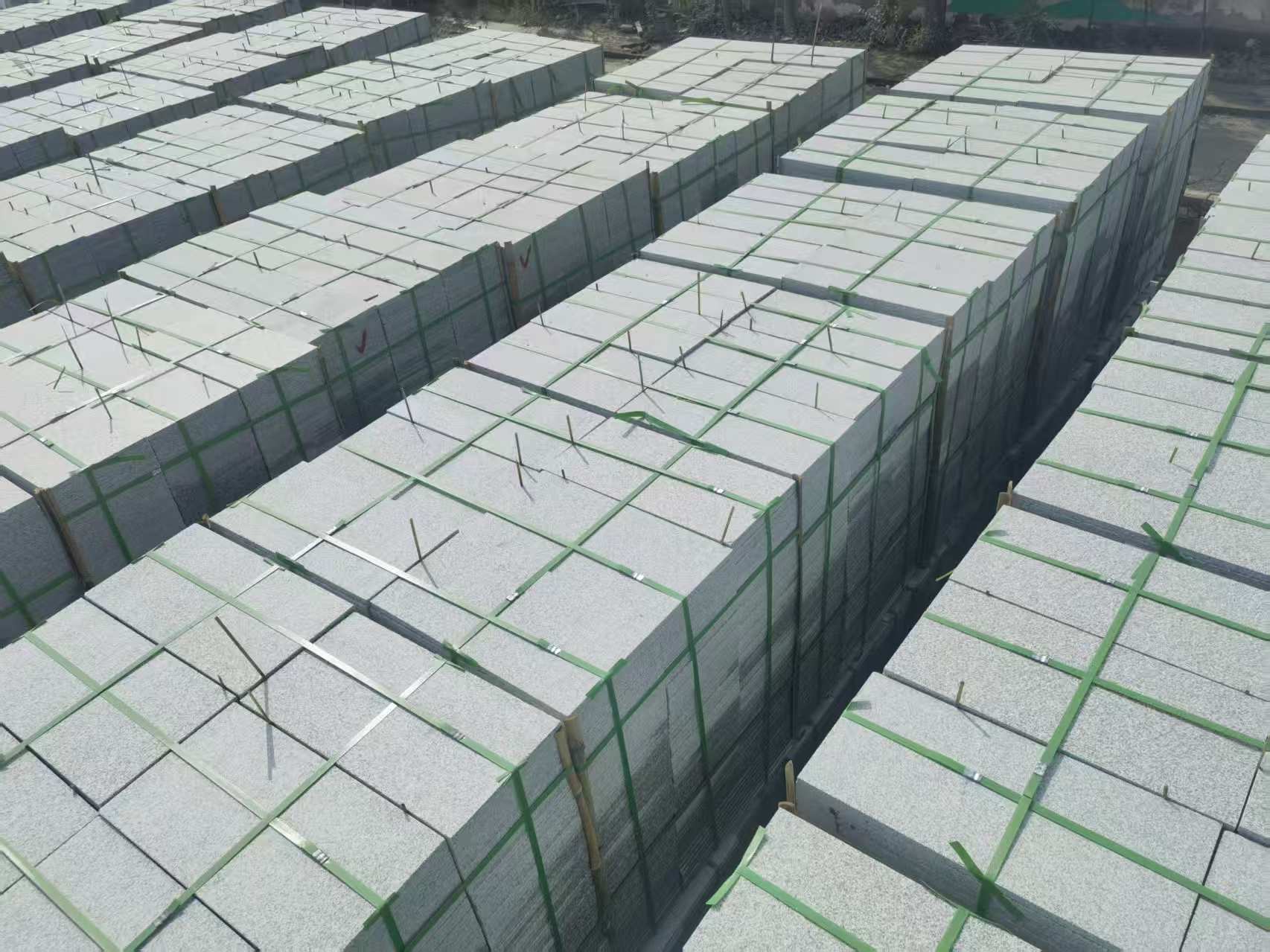 邢台 芝麻白1.8公分火烧300*600地铺，清仓大甩卖