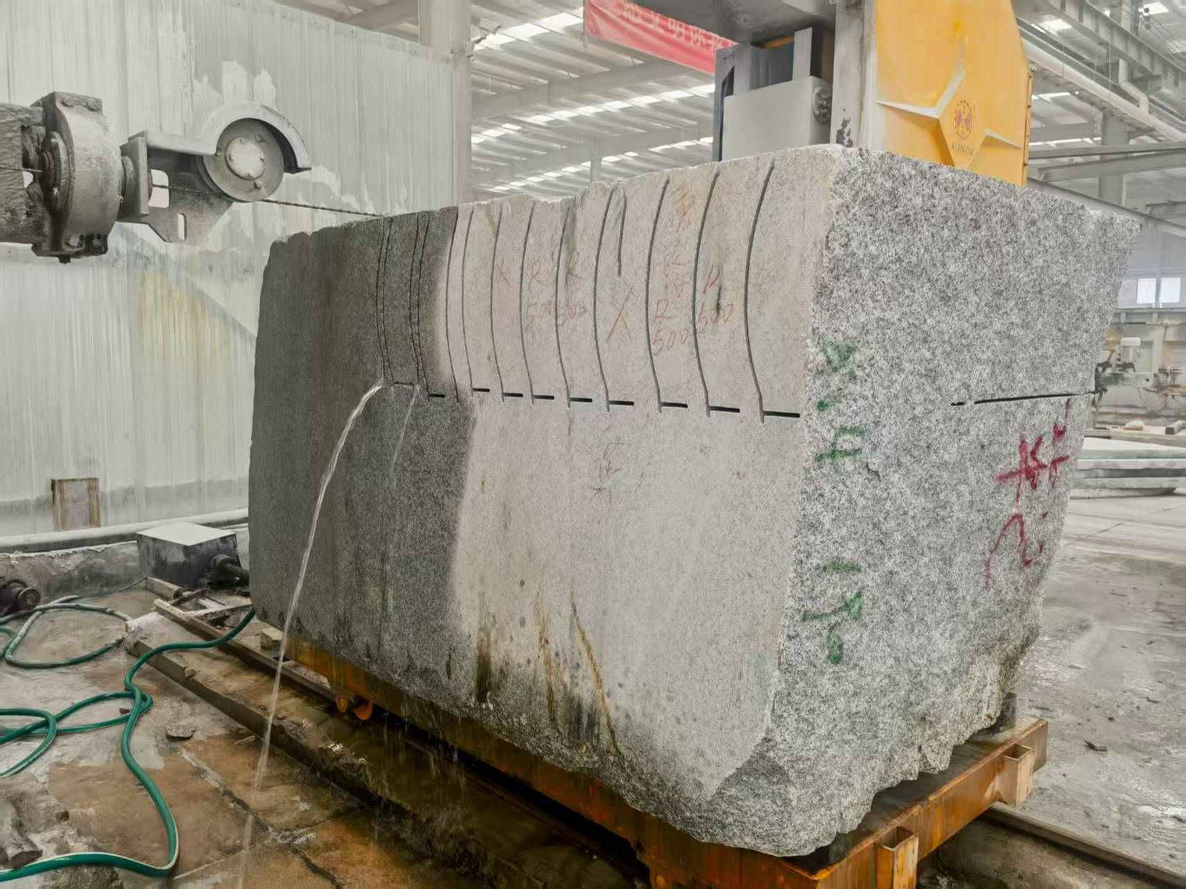 邢台 602，大花芙蓉白，绳锯加工弧形路沿石