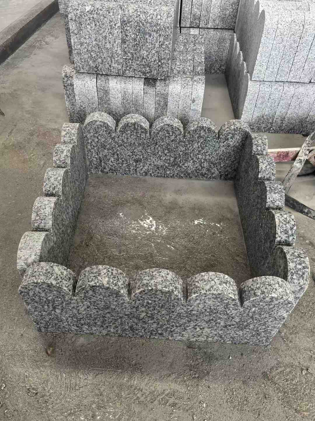 邢台 花边石、花坛围栏石、花池界石、菜园栅栏石、镶边石、波浪状界石介绍