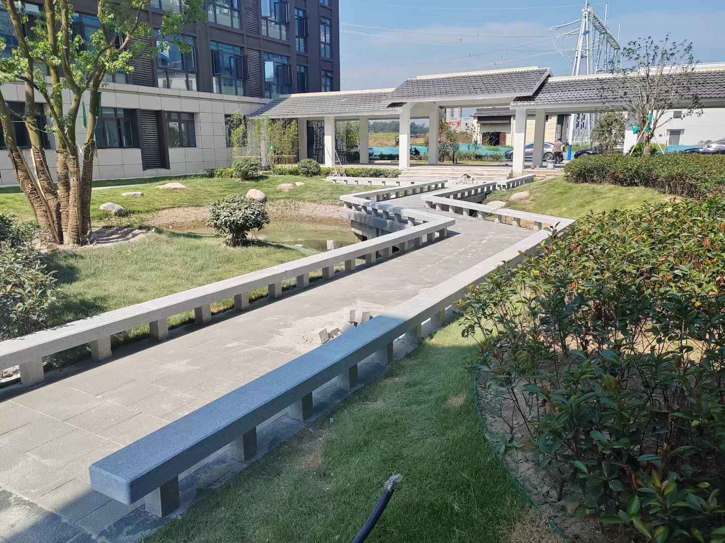 邢台 芝麻灰小区坐凳&栏杆安装效果