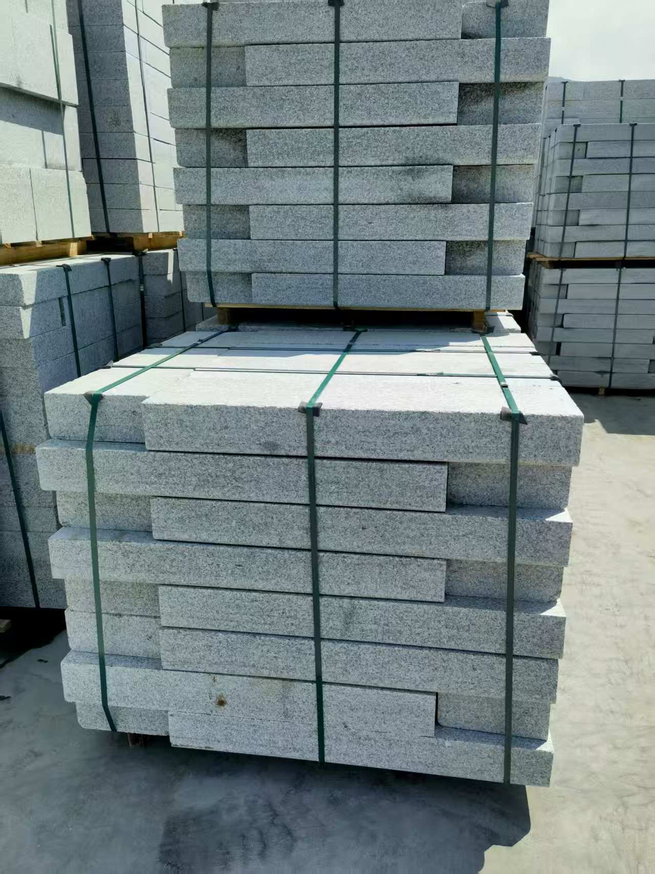 邢台 芙蓉白花岗岩路沿石、平石尺寸标准，色泽均匀