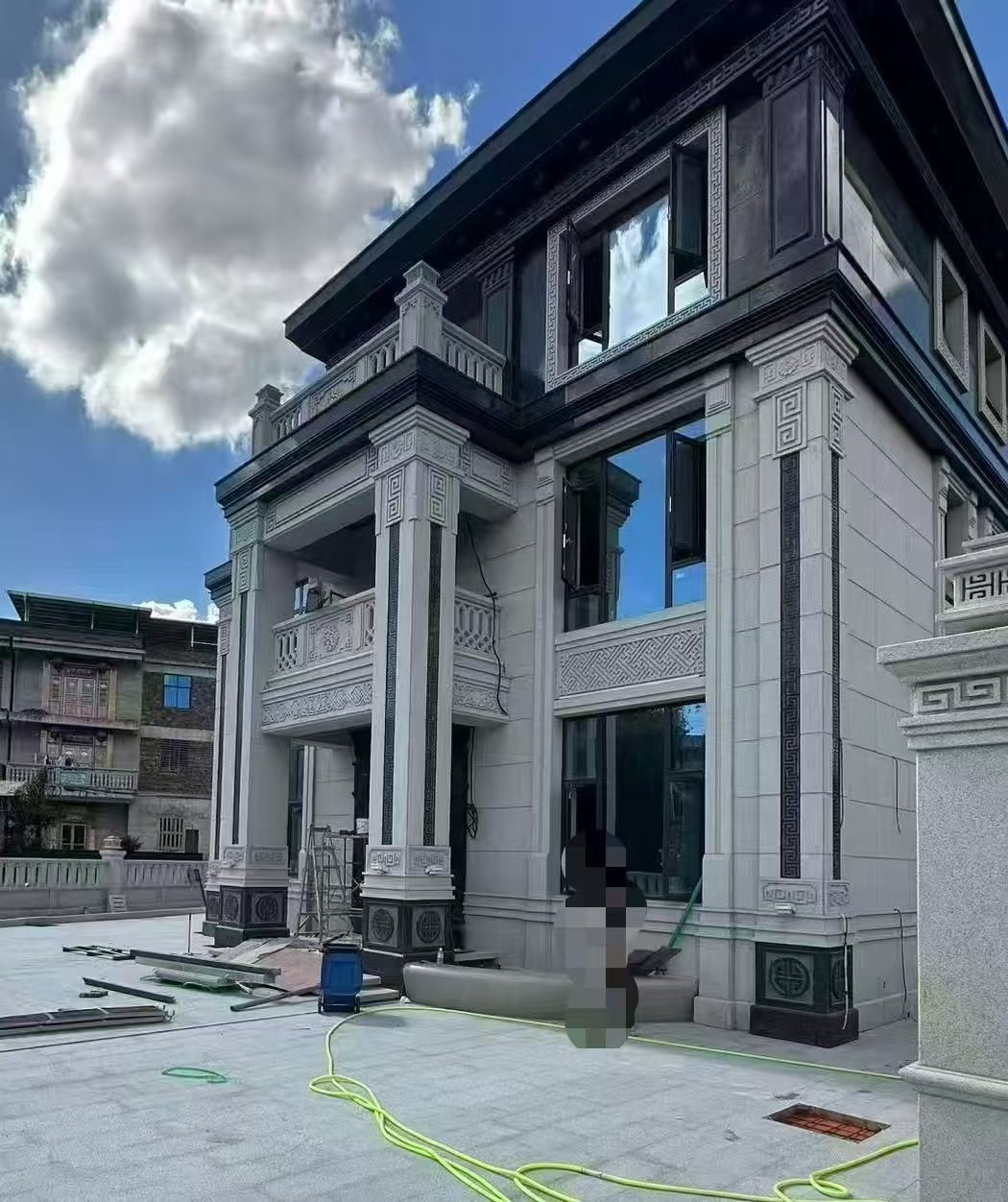 邢台 别墅干挂，芝麻白与芝麻黑完美配合