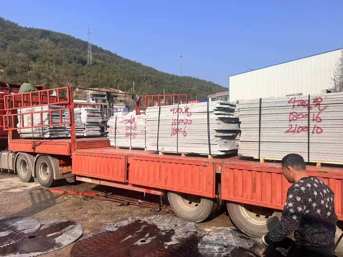 邢台 芝麻灰花岗岩光面毛板出货日常