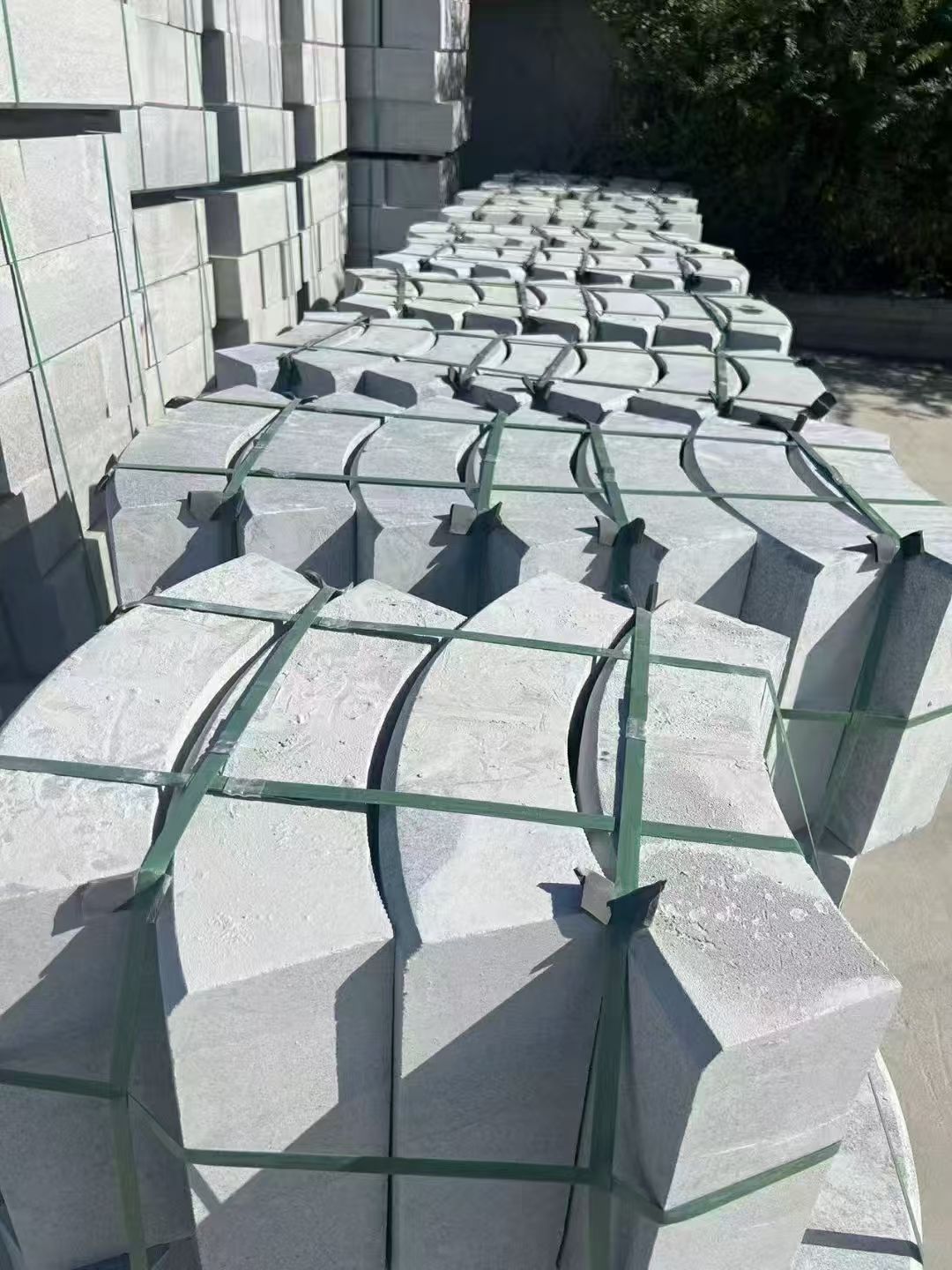 邢台 芝麻灰弧形路沿石