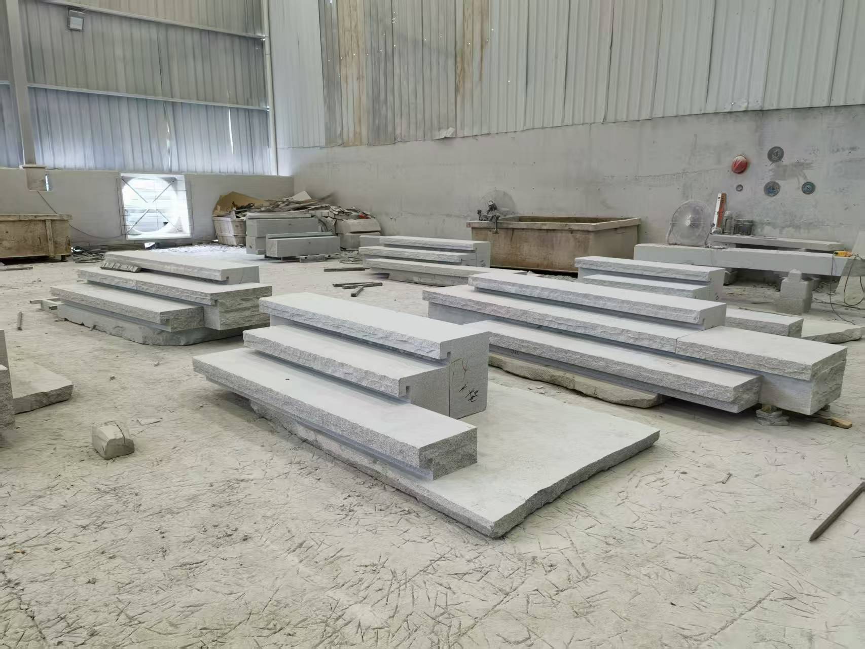 邢台 整石台阶（大面火烧+侧面自然面），出货前厂内拼装