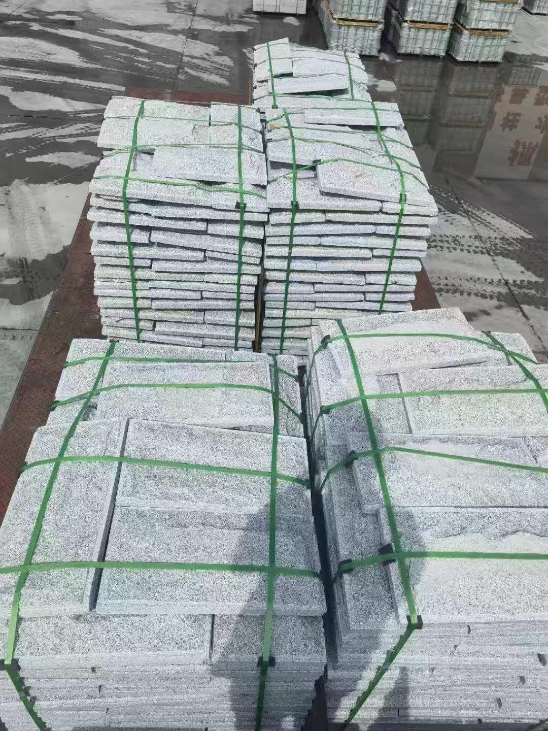 邢台 芝麻白蘑菇石装车出货